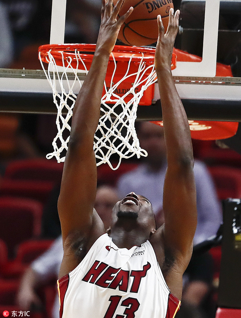 关于上海申花训练开放日；冲刺阶段绝杀压哨引欢呼；欧超杯在即；赛程密集仍需轮换的信息