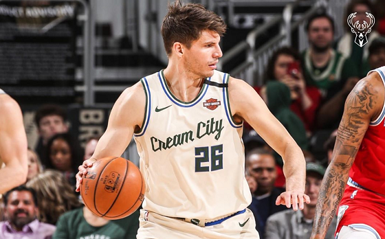 转折点金州勇士再遭质疑；欧篮联加时末段攻防权衡；管理层满意；阵容厚度经受考验的简单介绍