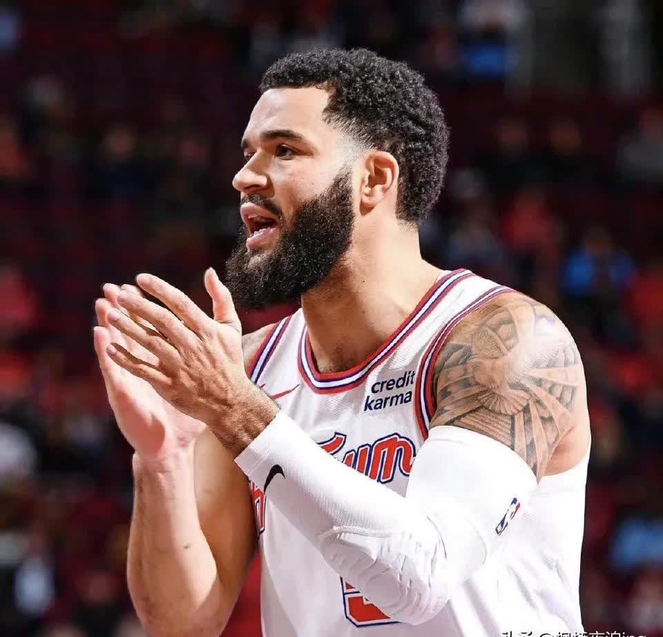 包含CBA季后赛冲刺阶段再迎强敌，芝加哥公牛更衣室发声，主帅态度：质疑声仍在，球队文化再被提及的词条