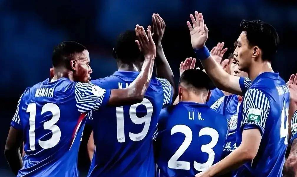 包含上海申花训练开放日，关键时刻内部沟通引欢呼，德甲在即，心理建设被强调的词条-开云官网